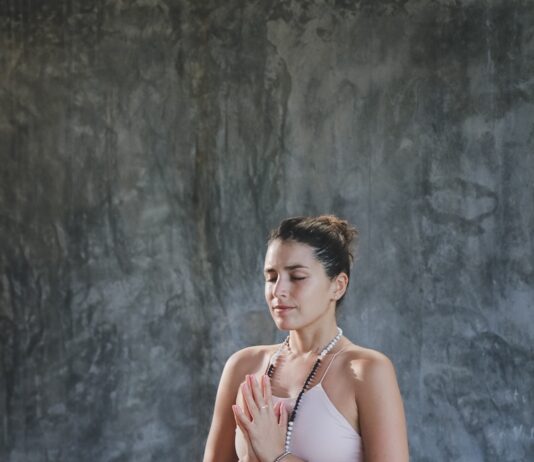 일상 속 작은 변화가 만드는 큰 차이, 정신건강 돌보기의 중요성 woman in white bikini sitting on red chair